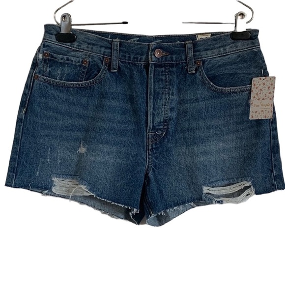 Free People Byron Bay Distressed Jean Shorts - Picture 1 of 8
